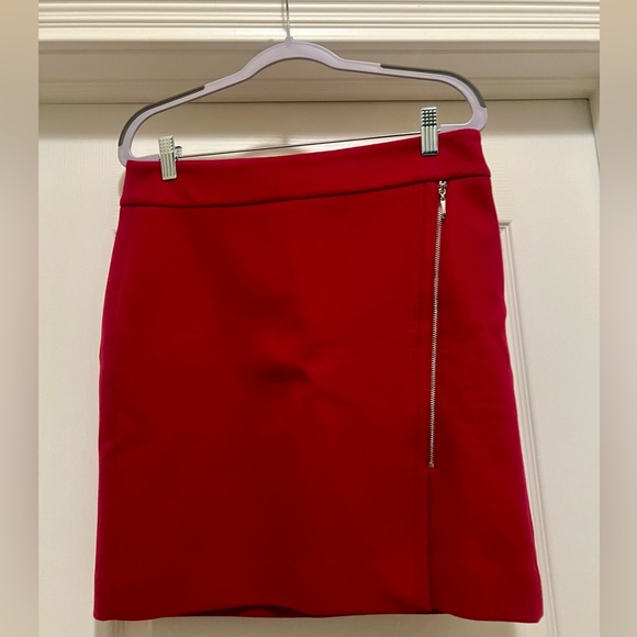 NWT- Burgundy Red white house black market short skirt - Picture 1 of 3